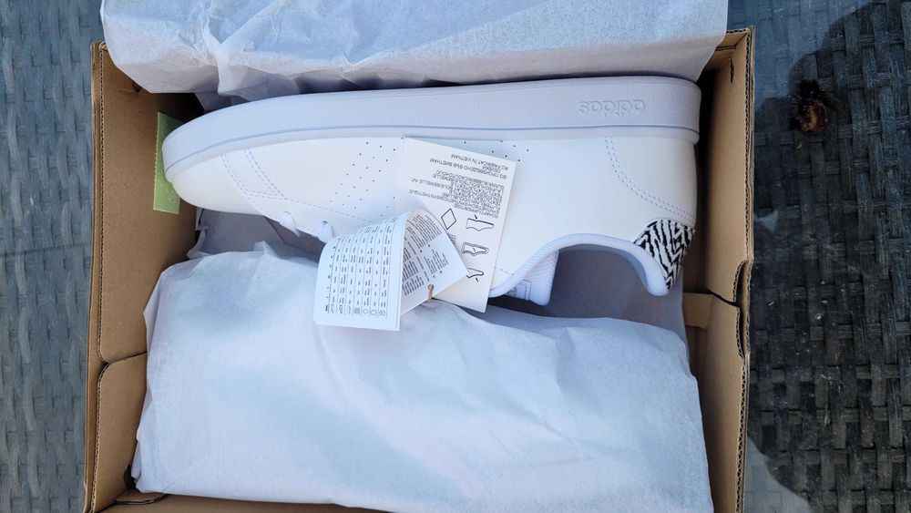 Sapatilhas Adidas tamanho 40