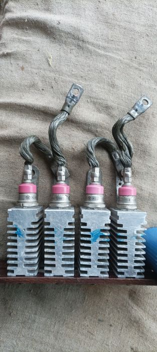 Силовой Диодный мост , диод д 161-250 для сварочного аппарата