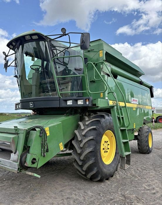 Комбаїн John deere 2256