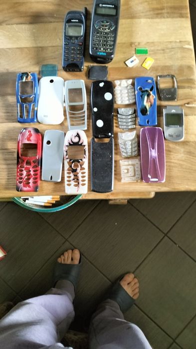 Części do starych telefonów Nokia i Motorola