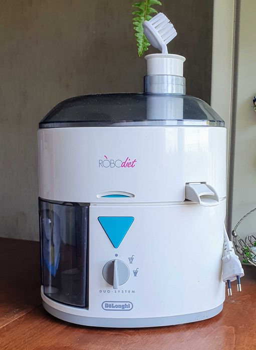 Соковижималка "DeLonghi"