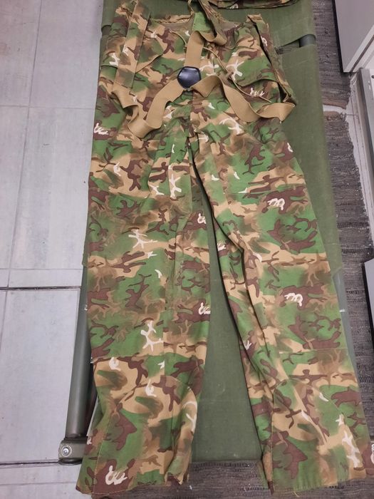 Camuflado Multicam Miltec, resistente ao Vento e Frio, Tamanho M.