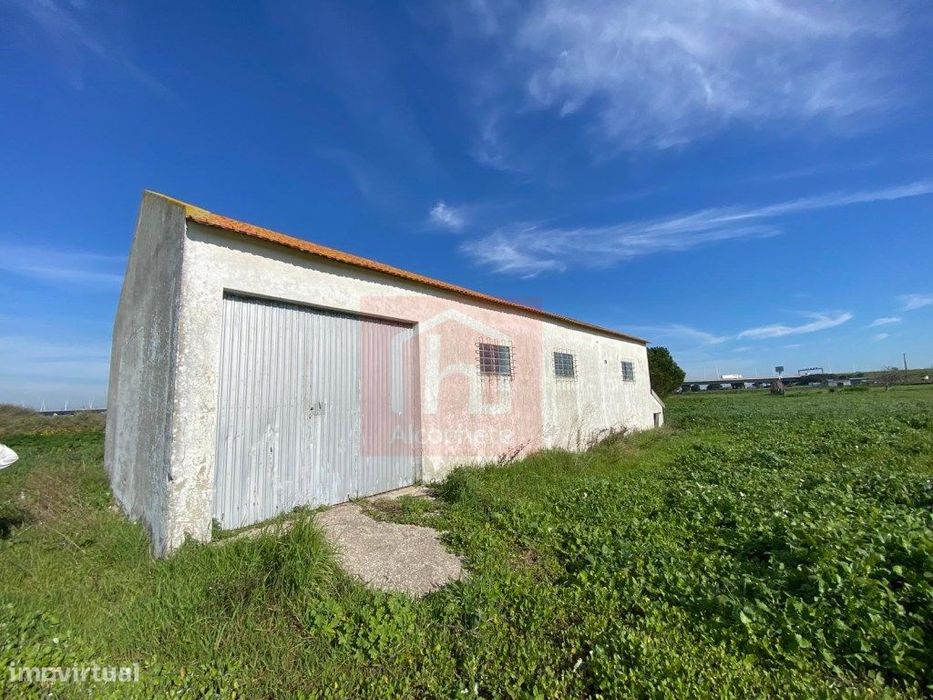 Terreno rústico com 9480 m2 no Samouco