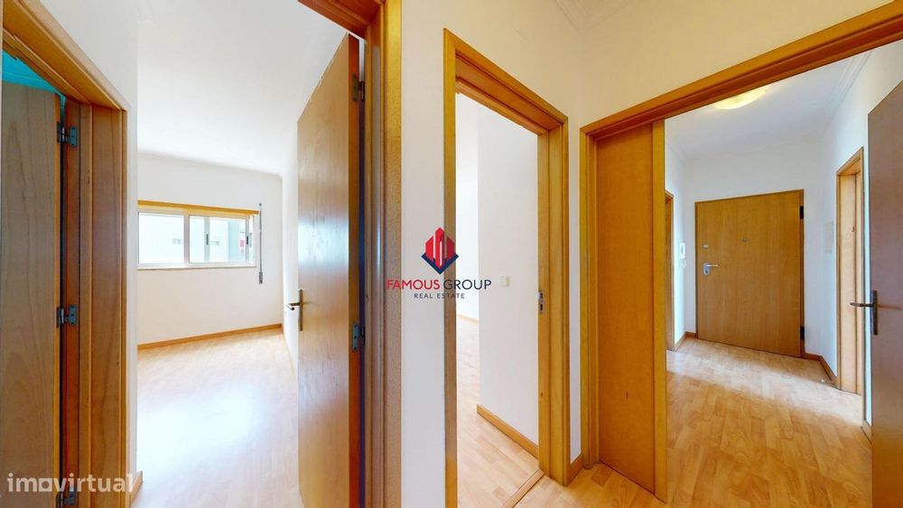 Apartamento T2 com garagem excelente localização