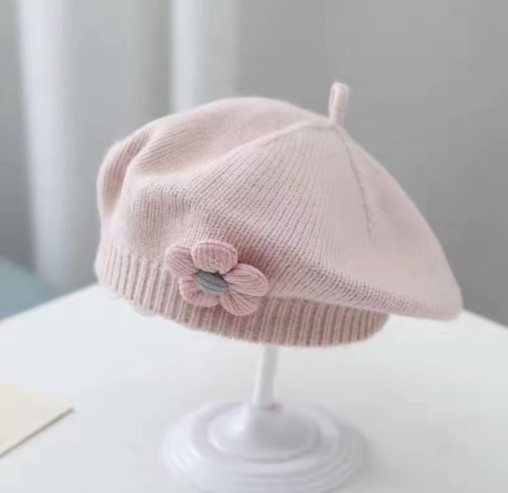 Рожева шапочка для дівчинки