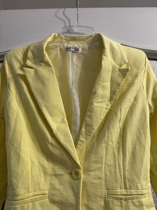 Żółty damski żakiet