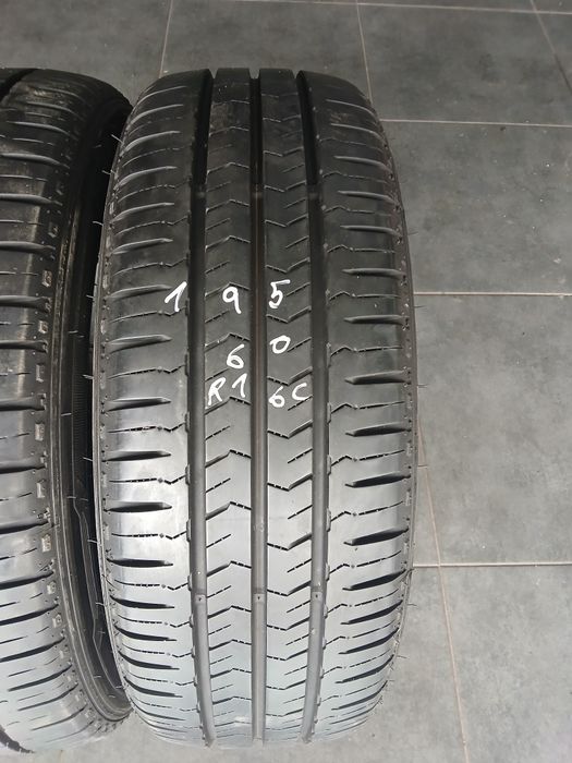 2 pneus 195 60 r16C Nexen