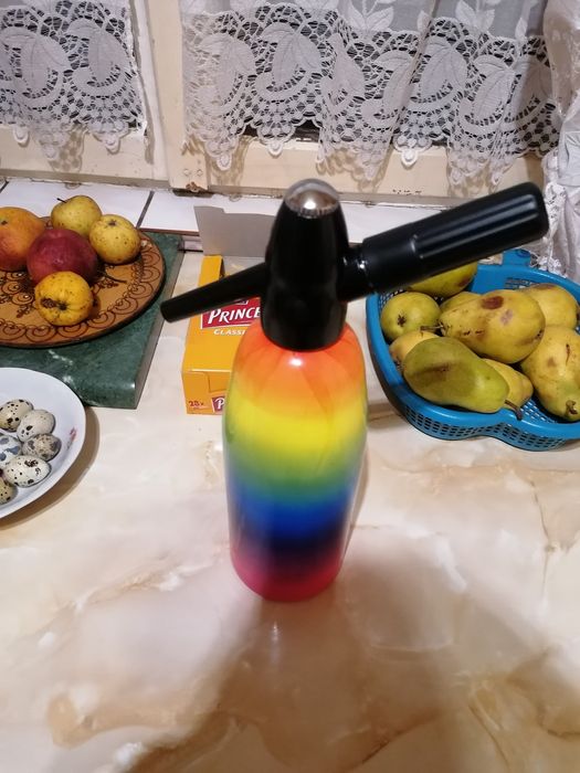 Syfon do wody i naboje CO2