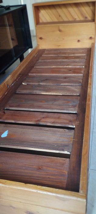 cama solteiro em madeira