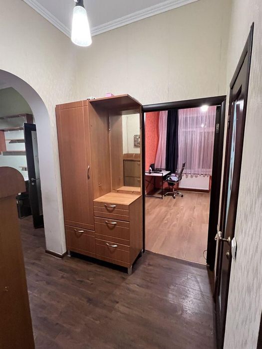 1к - 42м2 Класний ремонт! Велика площа!