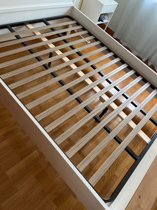 Vendo estrado cama casal