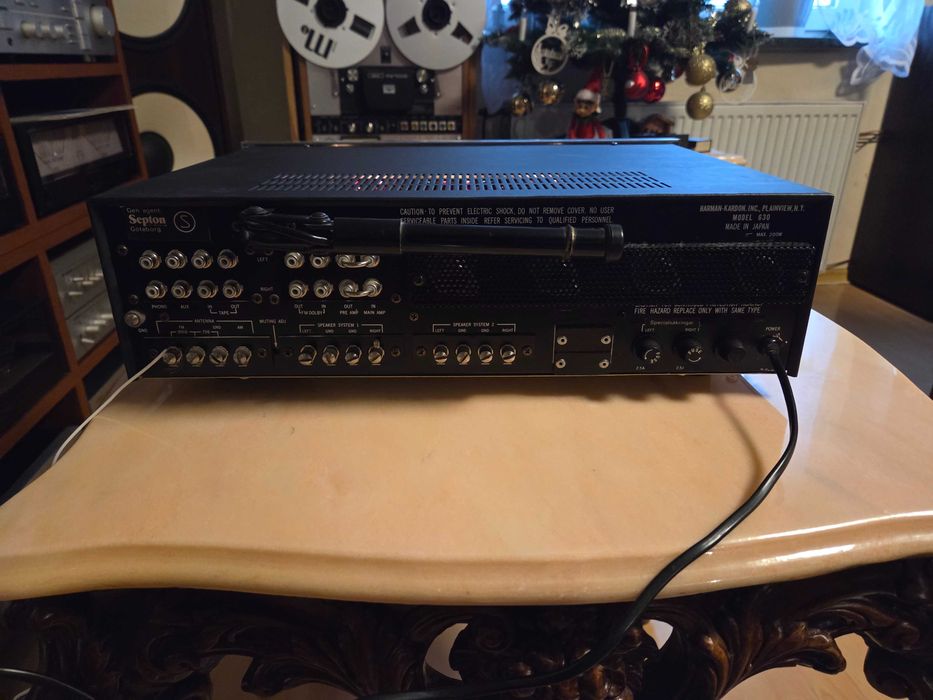 Amplituner harman-kardon model 630