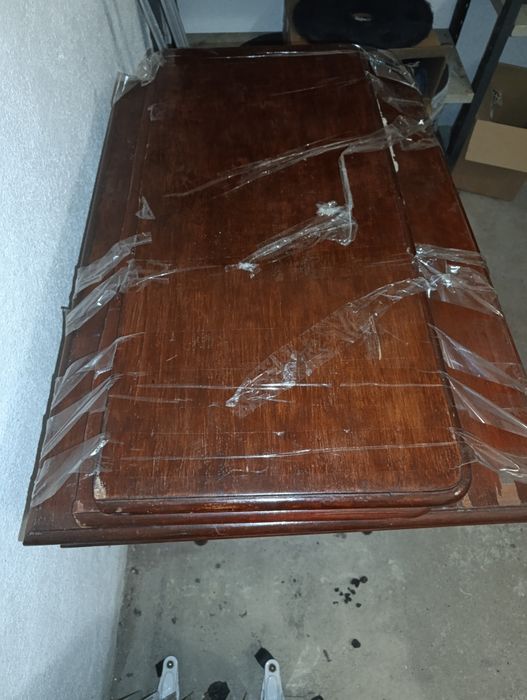 Mesa de Jantar Extensível em Madeira / Pé Central Clássica