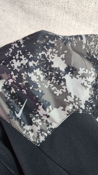 Czarna bluza z kapturem Nike Running DRI-FIT roz.S