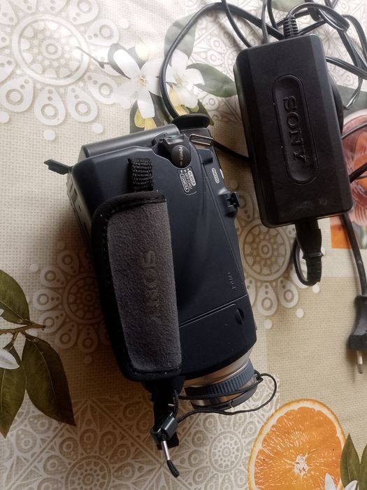 Kamera Sony DCR-TRV16E Handycam MiniDV + ładowarka | sprawna