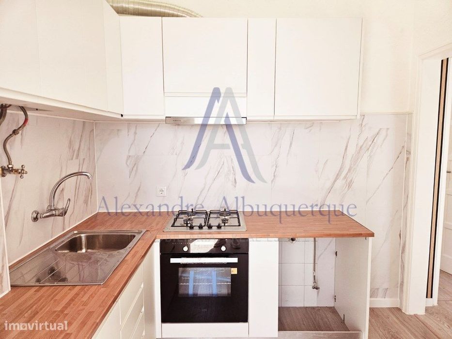 Apartamento na Graça totalmente remodelado com vista sobre o Rio Tejo