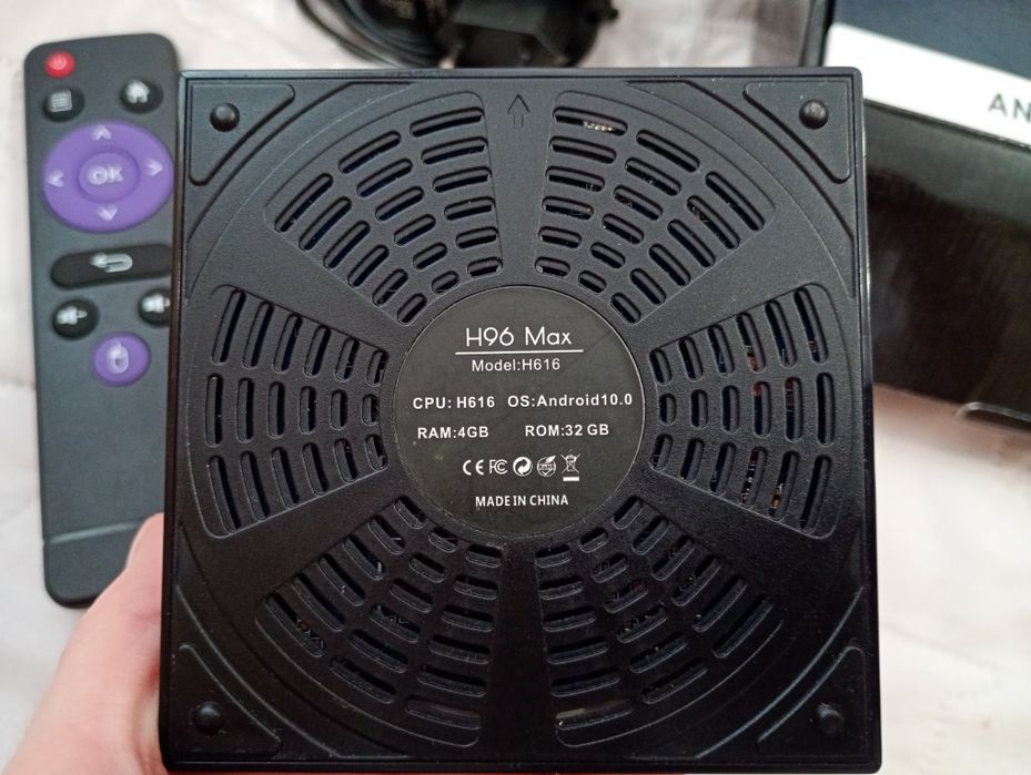 Приставка Android TV Box - H96 Max H616 4/32