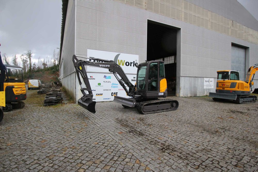 Minigiratória de  Rastos VOLVO ECR 50 como nova