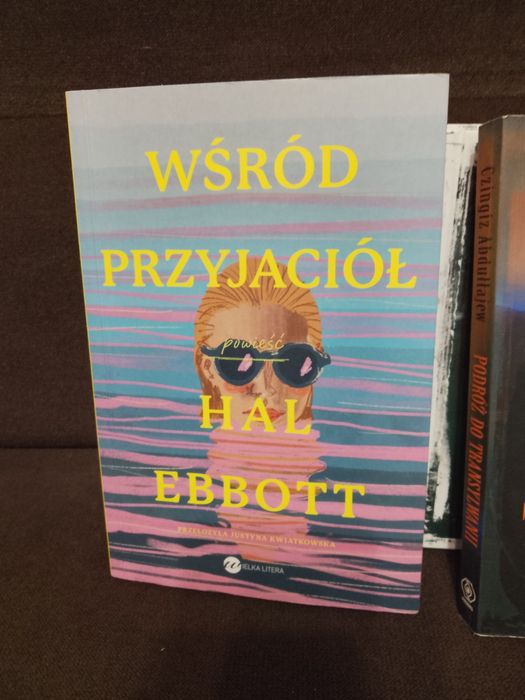 Wśród przyjaciół , Hal Ebbott.