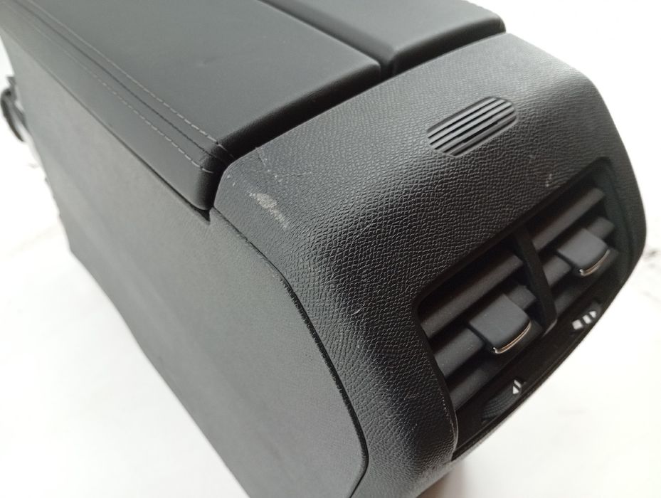 Consola de apoio de braço - PEUGEOT 308 III