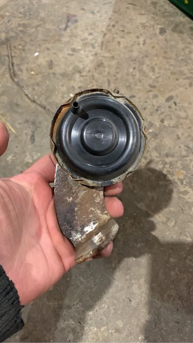 Вакуум переднього моста Mitsubishi Pajero Wagon