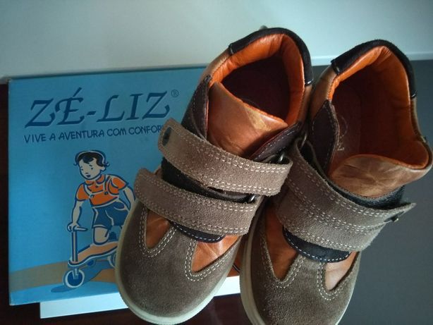 Lote calçado 28, portes incluídos