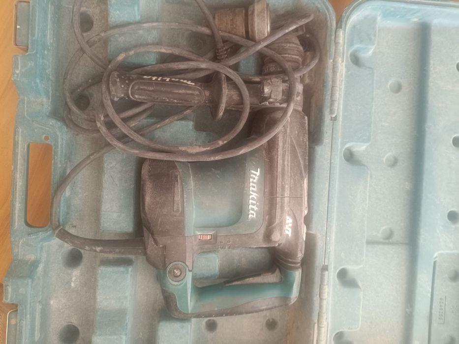 Młotowiertarka Makita HR3210FCT