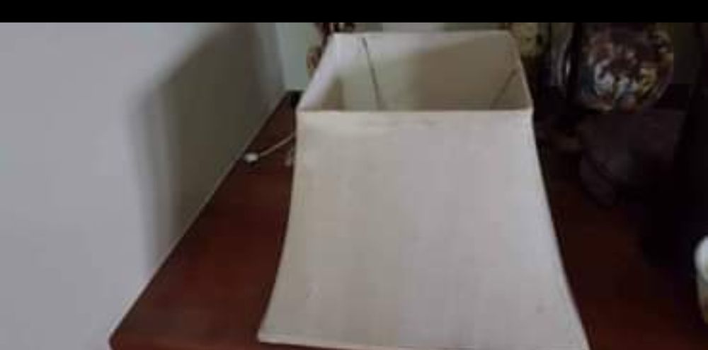 Candeeiro de mesa em marfinite425815946602762244