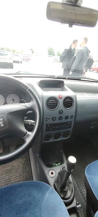 Продам авто Пежо партнер