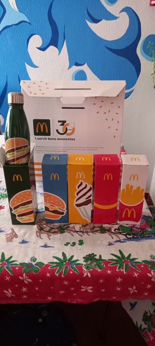 Garrafas mcdonald's dos 30 anos