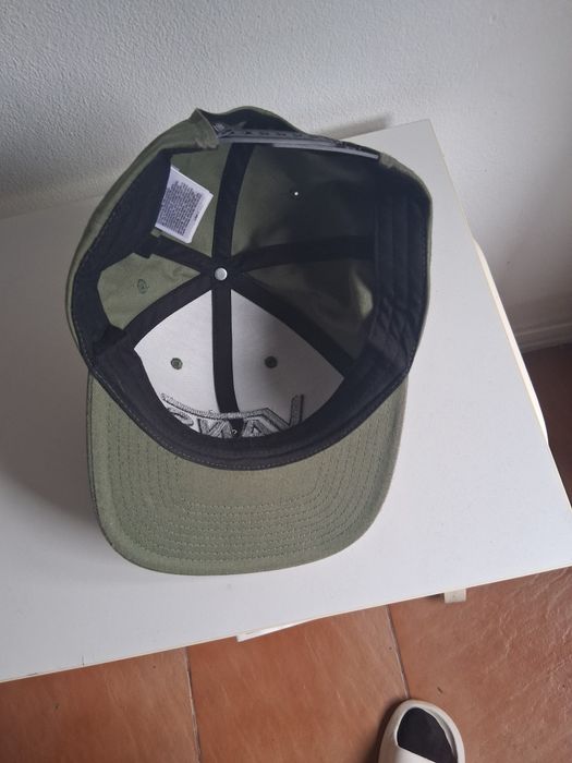 Vendo Boné drop V logo snapback VANS ofiçial
