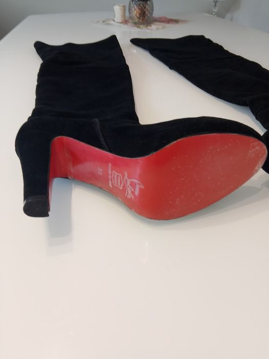 Muszkieterki zamszowe Laboutin