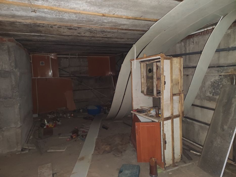 Продам Дім  місто. Білики  Полтавська обл.з гаражем під СТО.