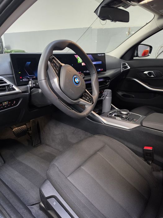 BMW 330e touring