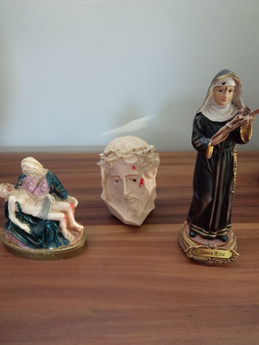 Santos em bom estado Santa Rita,Pieta,N.sr Aparecida e