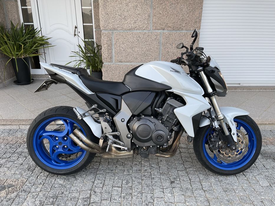 Honda cb1000r.