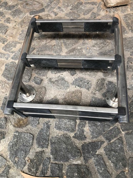 Escada Interior de Piscina