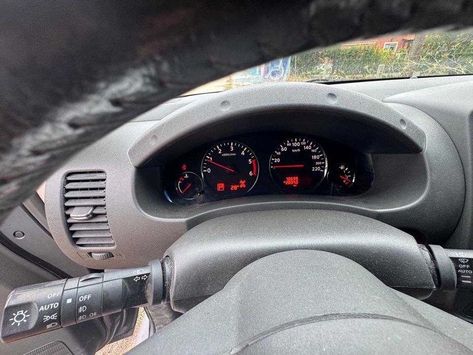 Nissan Navara 3.0 dCi V6 Auto 4x4 + Atrelado – Full Extras
