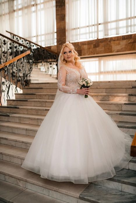 Весільне плаття розмір M