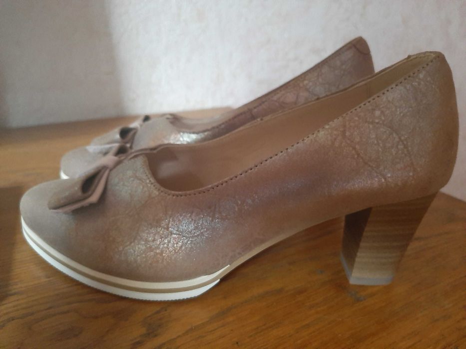 Шкіряні туфлі 37 розмір ALPINA (нові)