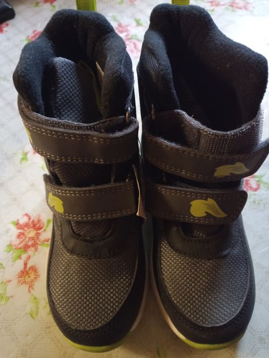 Nowe buty zimowe dla chłopca w rozmiarze 29
