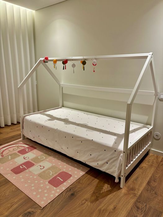 Cama criança com colchão