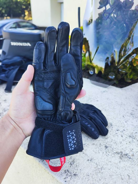 Luvas Revit Gore Tex tamanho L (completamente novas, nunca usadas)