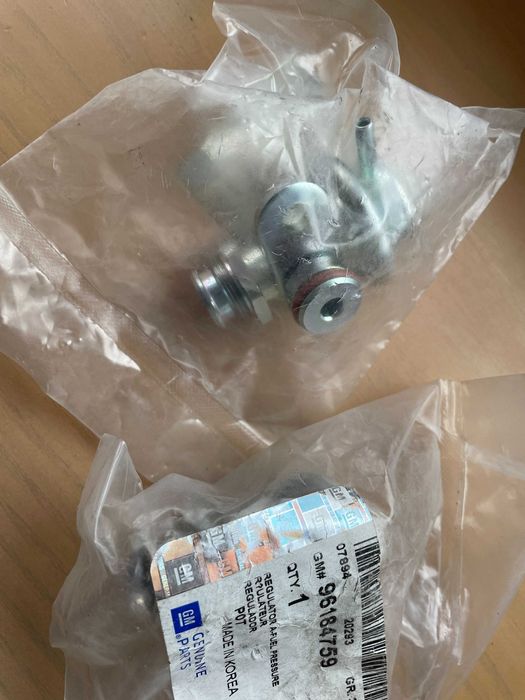 Регулятор давления топлива Ланос 1,6 оригинал GM