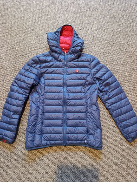 Тонка весняна пухова куртка