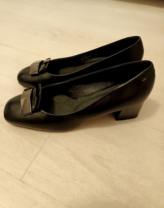 Piękne jak nowe czolenka Wojas rozmiar 40 na niskim obcasie