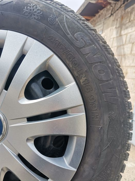 Продам шины с дисками  R16 215/60