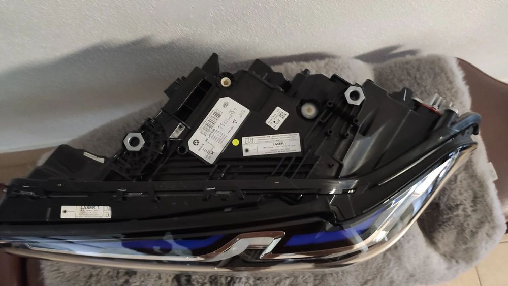 Farol esquerdo Led Laser BMW G30 lci