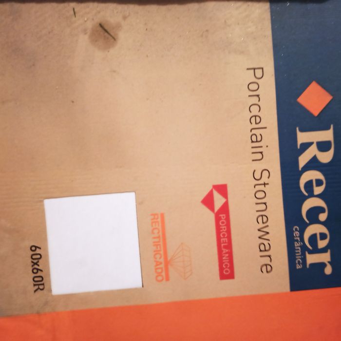 Sobras de cerâmica ( parede e pavimento)