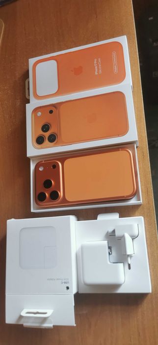 iPhone 17 Pro 256 GB * Kosmiczny pomarańcz * 100% bateria * NOWY